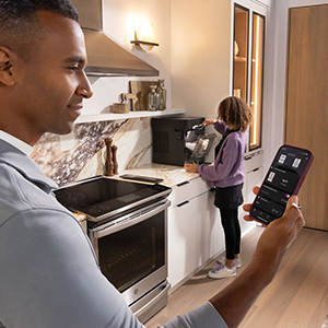 Man using SmartHQ App
