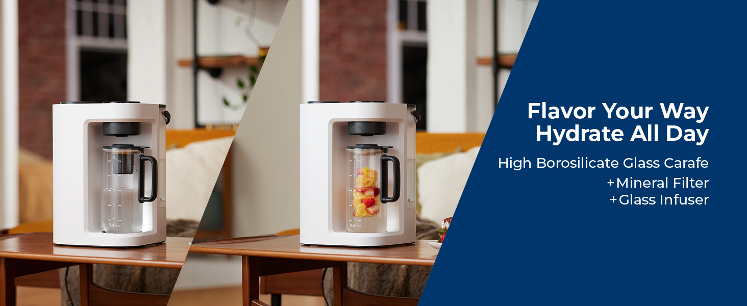 SLEEK GLASS CARAFE